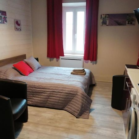 Joli Studio Dans Un Ancien Hotel Du XIX Siecle - Proche Toutes Commodites - Thermes Et Parc Vittel Εξωτερικό φωτογραφία